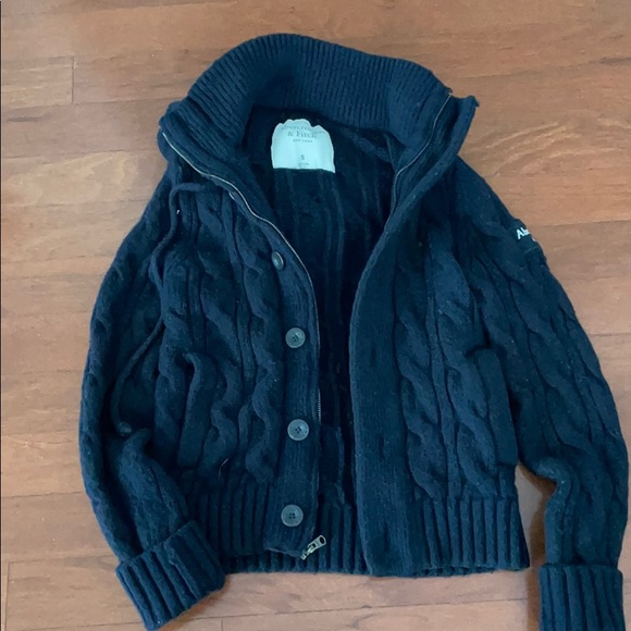 Thick Abercrombie and fitch small zip up jacket - Picture 2 of 3